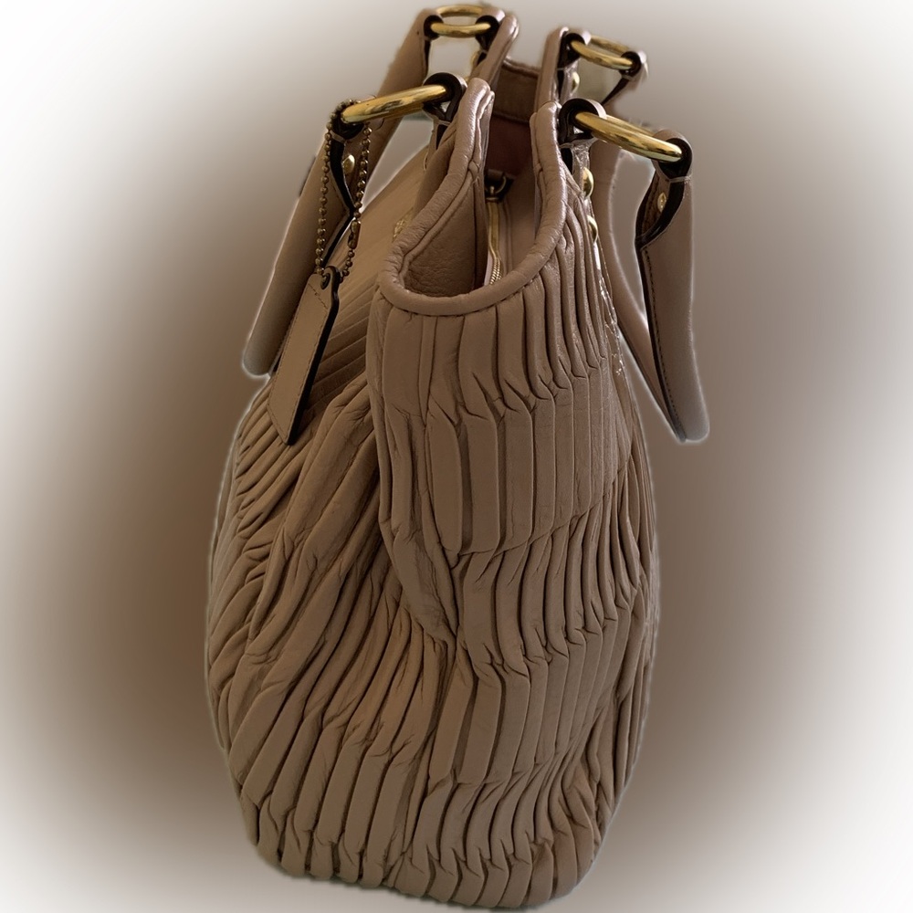 Coach NWT $689 MSRP Madison Gathered Leather Lindsey Tan Satchel - Picture 6 of 12